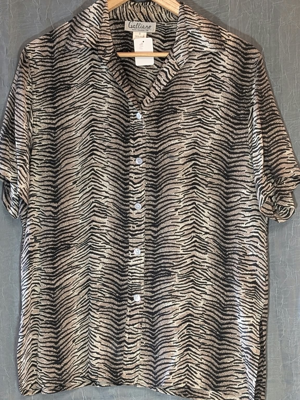 Gailliano Silk Animal Print Button Down Size Small NWT